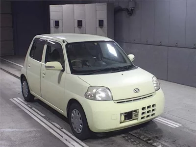 Daihatsu Esse