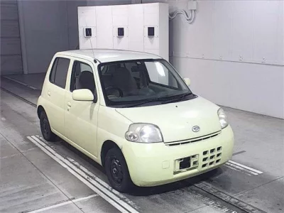 Daihatsu Esse