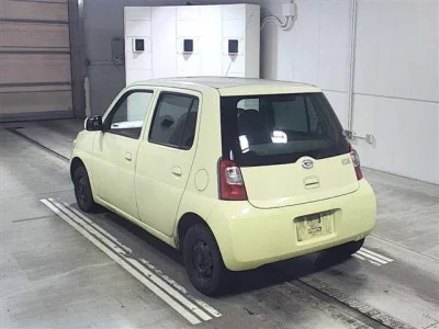 Daihatsu Esse