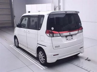Mitsubishi DELICA D2