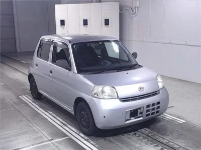 Daihatsu Esse
