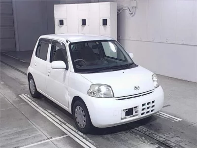 Daihatsu Esse