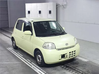 Daihatsu Esse