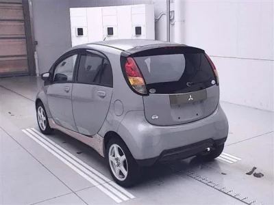 Mitsubishi I