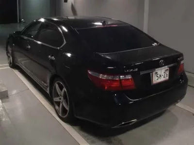 Lexus LS
