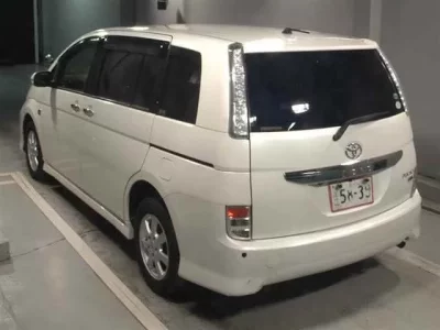 Toyota ISIS
