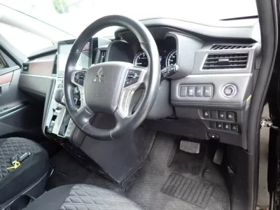 Mitsubishi DELICA D5