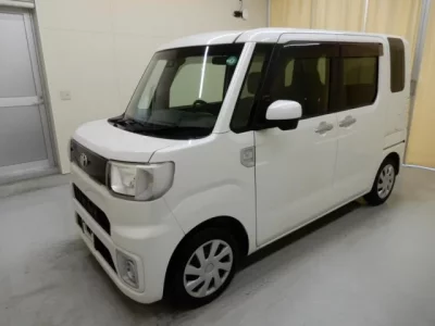 Toyota PIXIS MEGA