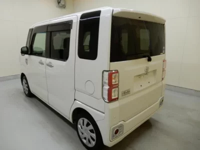 Toyota PIXIS MEGA