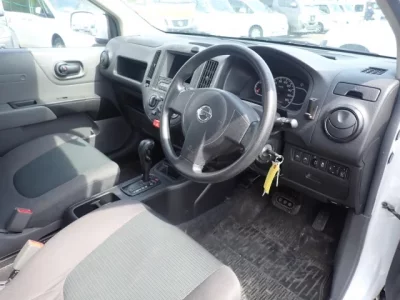 Nissan AD