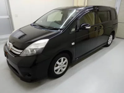 Toyota ISIS
