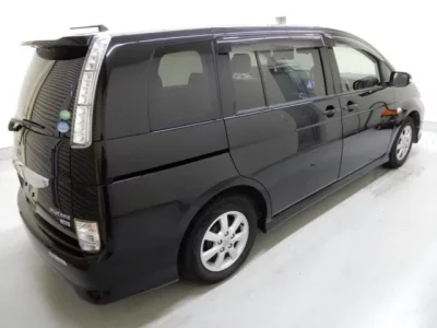 Toyota ISIS