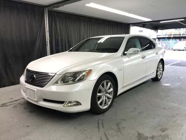 Lexus LS