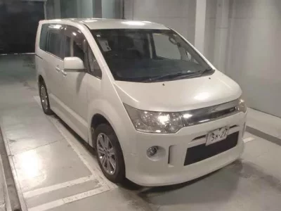 Mitsubishi DELICA D5