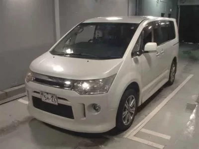 Mitsubishi DELICA D5