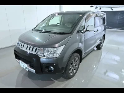 Mitsubishi DELICA D5
