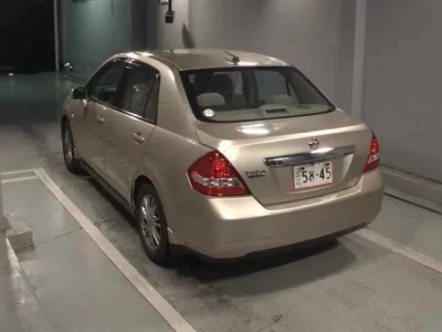 Nissan TIIDA LATIO