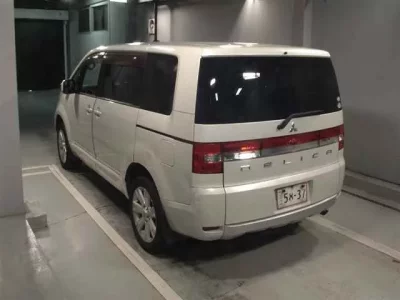 Mitsubishi DELICA D5