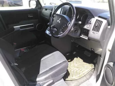 Mitsubishi DELICA D5