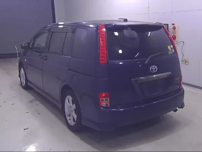 Toyota ISIS