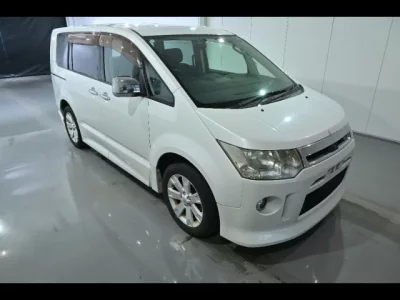 Mitsubishi DELICA D5