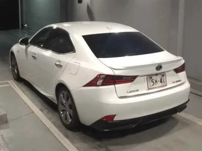 Lexus IS