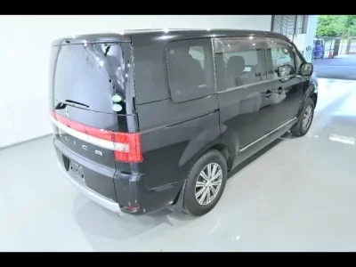Mitsubishi DELICA D5