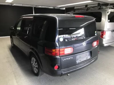 Nissan LAFESTA