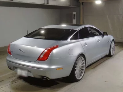 Jaguar XJ SERIES