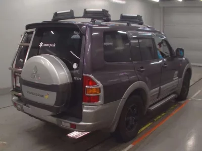 Mitsubishi PAJERO