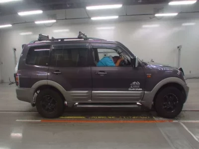 Mitsubishi PAJERO