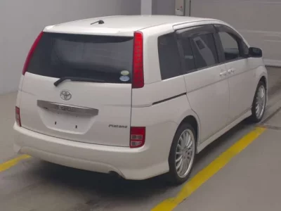Toyota ISIS