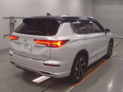 Mitsubishi OUTLANDER PHEV