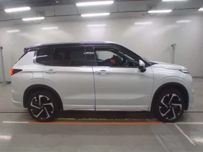 Mitsubishi OUTLANDER PHEV