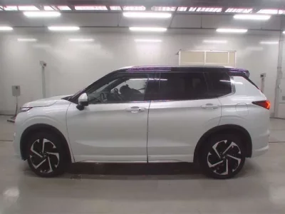 Mitsubishi OUTLANDER PHEV