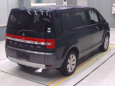 Mitsubishi DELICA D5