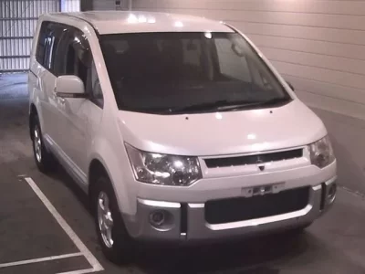 Mitsubishi DELICA D5