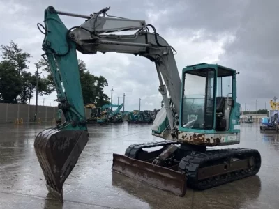 KOMATSU PC75UU