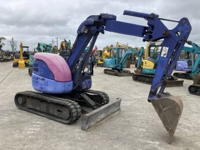 KOMATSU PC30UU-3
