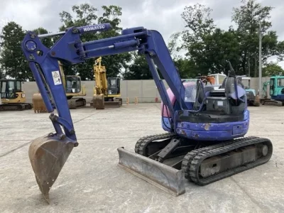 KOMATSU PC30UU-3