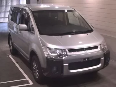Mitsubishi DELICA D5