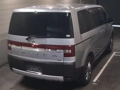 Mitsubishi DELICA D5