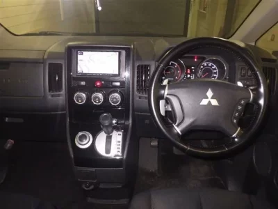 Mitsubishi DELICA D5