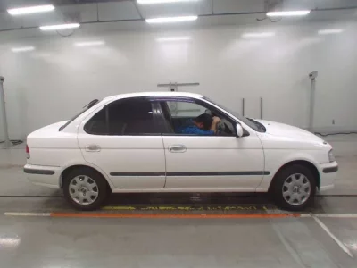 Nissan SUNNY