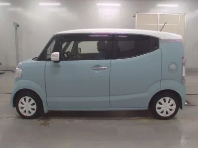 Honda N BOX SLASH