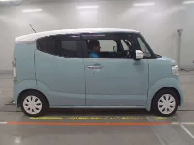 Honda N BOX SLASH