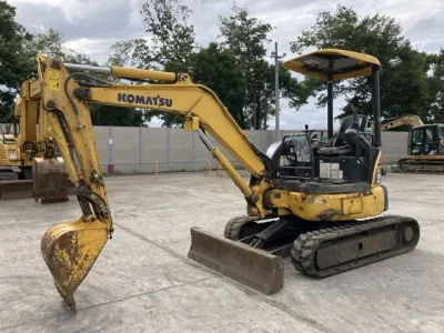 KOMATSU PC30MR-3