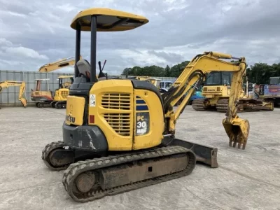 KOMATSU PC30MR-3