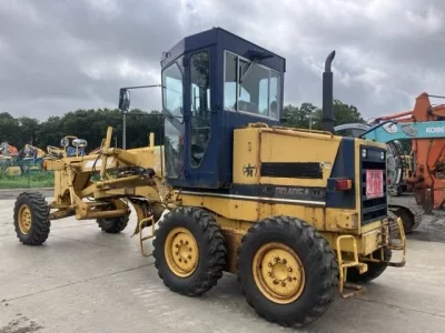 KOMATSU GD405A-2