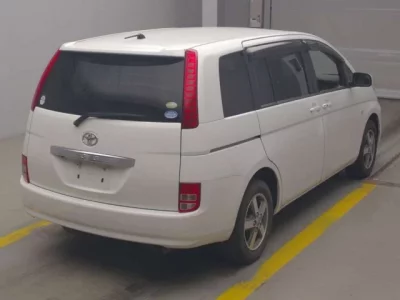 Toyota ISIS